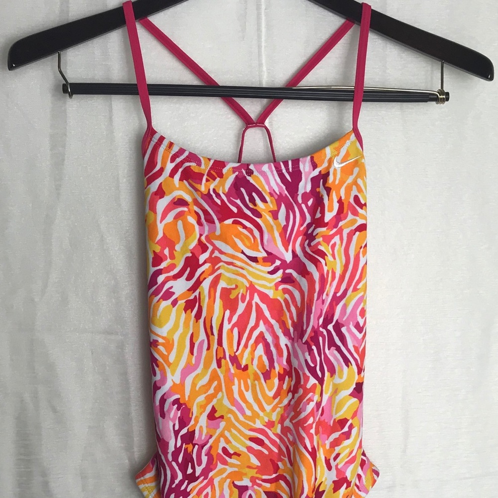 Nike ladies one piece swimsuit NWOT